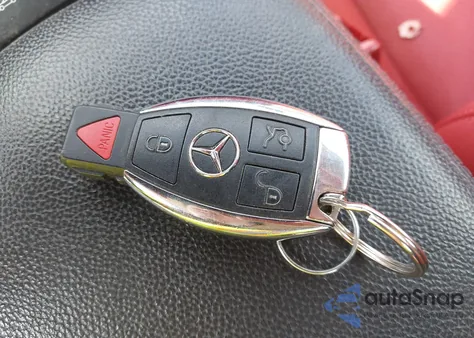 2005 Mercedes-Benz Sl 500 z USA, uszkodzony, nr VIN WDBSK75F25F092398